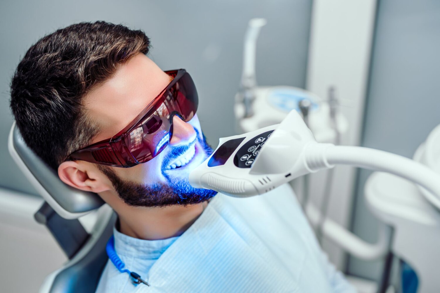 Laseroterapia stomatologiczna, dlaczego warto z niej skorzystać?